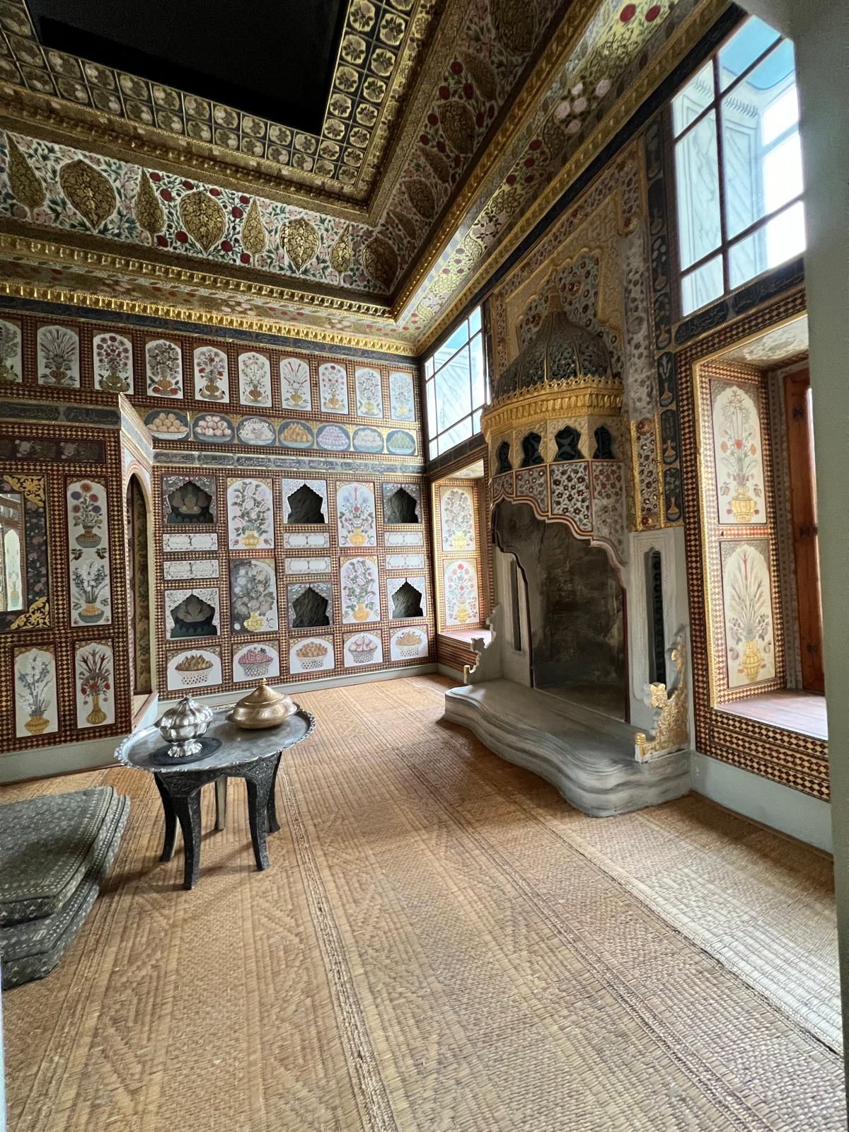 Private Topkapi Palace Tour and Ottoman Cooking Class at Deraliye Restaurant